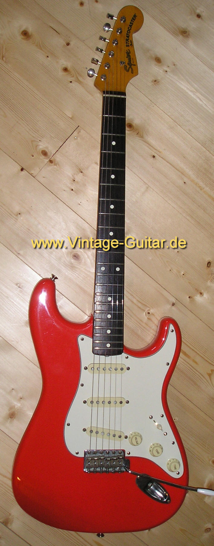 Fender Squire Stratocaster fiestas red JV a.jpg